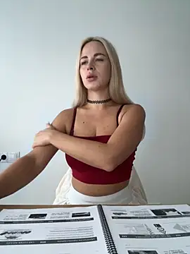 Snapshot of streetdoll chatting on September 29, 2025, 6:53 am streetdoll online show from September 29, 2025, 6:53 am