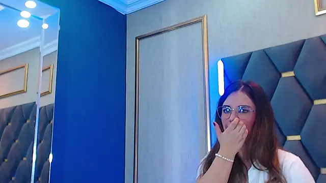 Snapshot of ThaniaJones chatting on November 13, 2025, 12:09 pm ThaniaJones online show from November 13, 2025, 12:09 pm