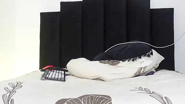 khloe kaczka  online show from January 16, 2025, 5:01 pm