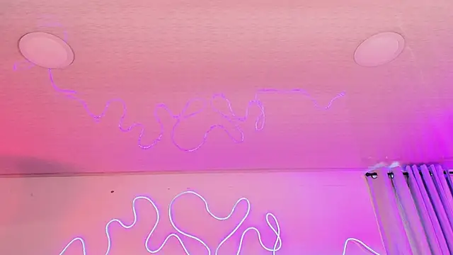 ValleryC online show from April 17, 2026, 3:37 pm