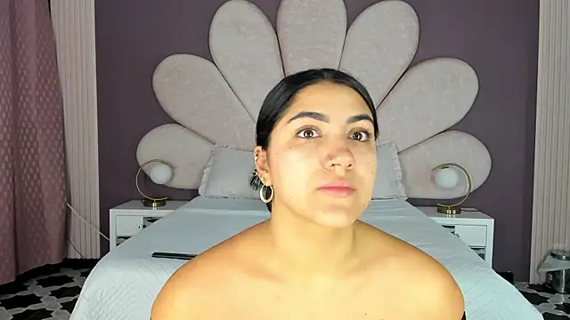 PaulinaDuarte online show from November 20, 2025, 11:11 am