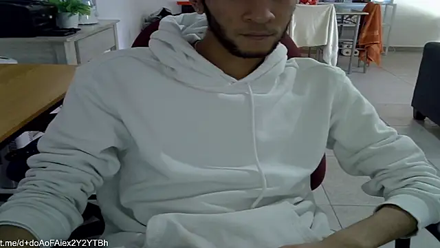 Snapshot of ClueSexxx chatting on March 2, 2025, 7:52 pm ClueSexxx online show from March 2, 2025, 7:52 pm