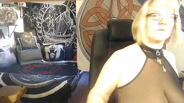 TittenMichelle online show from March 18, 2025, 7:55 am