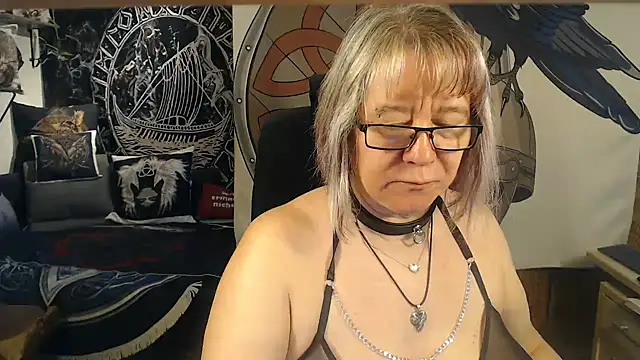 TittenMichelle online show from November 18, 2025, 8:17 am