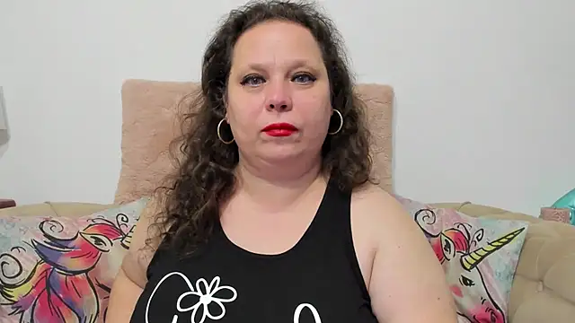 KarolineJoyy online show from November 28, 2025, 7:36 pm