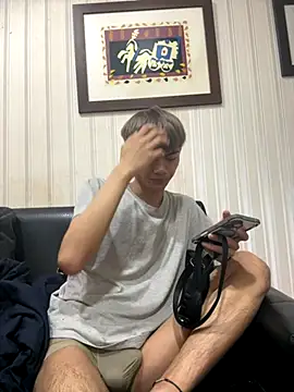 mumuowl online show from November 24, 2025, 7:36 pm