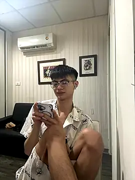 Snapshot of mumuowl chatting on September 19, 2025, 4:33 pm mumuowl online show from September 19, 2025, 4:33 pm