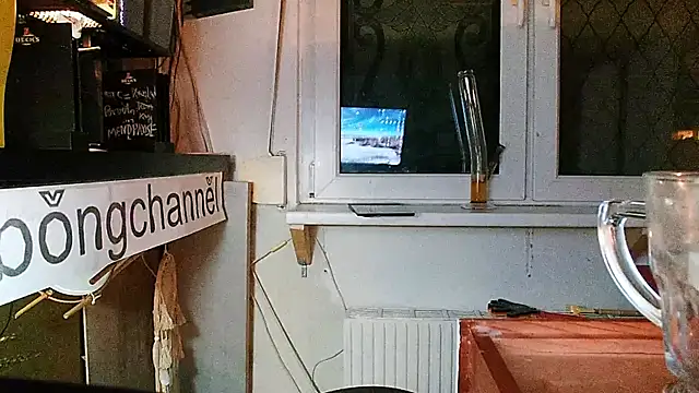 Snapshot of BongChannel chatting on January 25, 2025, 9:35 pm BongChannel online show from January 25, 2025, 9:35 pm