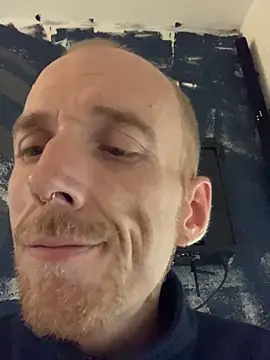 Snapshot of BongChannel chatting on November 1, 2025, 5:40 pm BongChannel online show from November 1, 2025, 5:40 pm