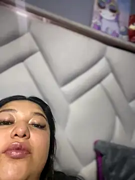 Snapshot of Kym_Owens chatting on October 30, 2025, 8:45 am Kym Owens online show from October 30, 2025, 8:45 am