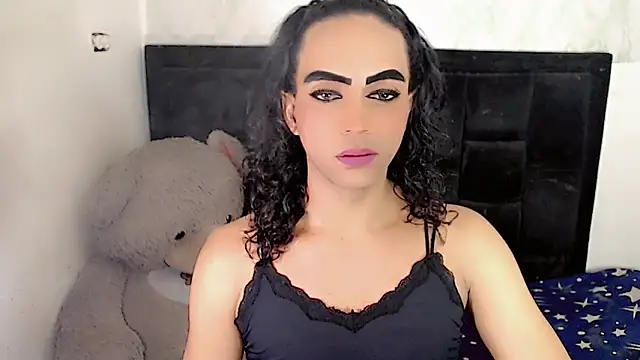 Snapshot of Michell_Queen chatting on October 24, 2025, 4:22 am Michell Queen online show from October 24, 2025, 4:22 am