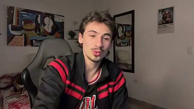 Snapshot of David_Brown18 chatting on December 17, 2025, 3:33 am David Brown18 online show from December 17, 2025, 3:33 am