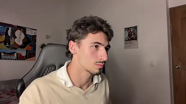 Snapshot of David_Brown18 chatting on November 24, 2025, 2:44 am David Brown18 online show from November 24, 2025, 2:44 am