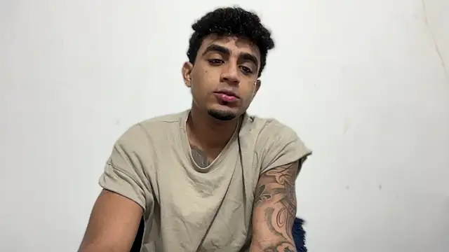 Snapshot of dominic_brandd23 chatting on September 27, 2025, 4:29 am dominic brandd23 online show from September 27, 2025, 4:29 am