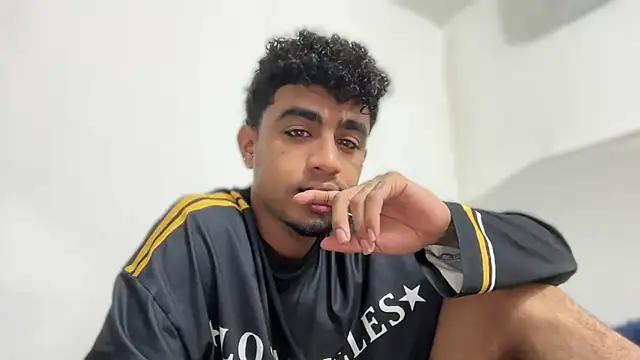 Snapshot of dominic_brandd23 chatting on September 17, 2025, 9:17 pm dominic brandd23 online show from September 17, 2025, 9:17 pm