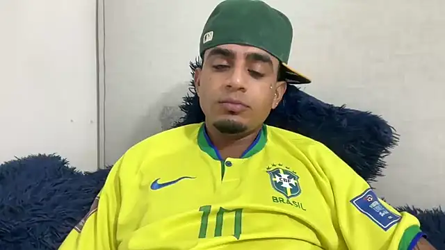 Snapshot of dominic_brandd23 chatting on September 20, 2025, 6:51 am dominic brandd23 online show from September 20, 2025, 6:51 am