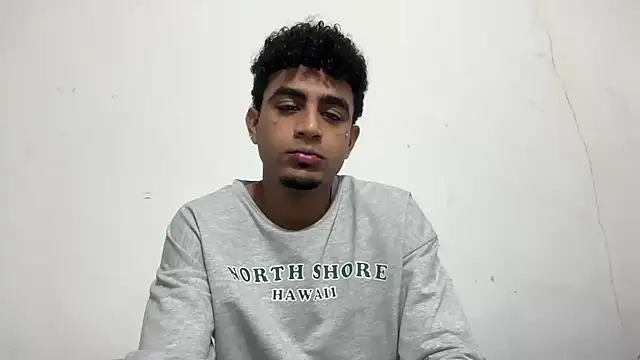 Snapshot of dominic_brandd23 chatting on October 3, 2025, 12:58 am dominic brandd23 online show from October 3, 2025, 12:58 am