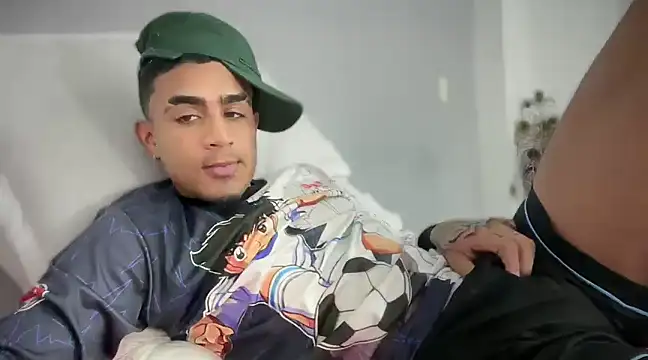 Snapshot of dominic_brandd23 chatting on December 11, 2024, 12:54 am dominic brandd23 online show from December 11, 2024, 12:54 am