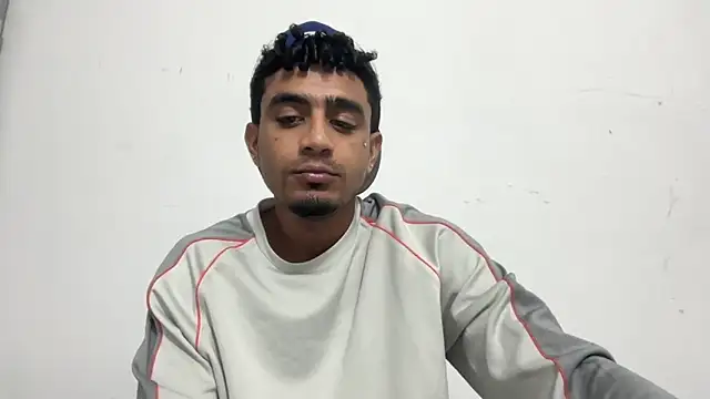 Snapshot of dominic_brandd23 chatting on September 19, 2025, 9:02 am dominic brandd23 online show from September 19, 2025, 9:02 am