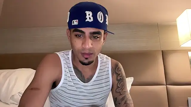 Snapshot of dominic_brandd23 chatting on October 11, 2025, 6:14 am dominic brandd23 online show from October 11, 2025, 6:14 am