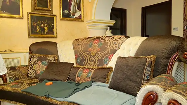 Snapshot of TUNDEROSE1 chatting on October 23, 2025, 4:11 am TUNDEROSE1 online show from October 23, 2025, 4:11 am