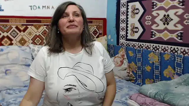 Snapshot of AdelineBlueEyes chatting on October 1, 2025, 11:25 am AdelineBlueEyes online show from October 1, 2025, 11:25 am