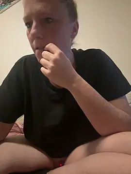 MoniqueLaFee online show from October 19, 2025, 2:58 am