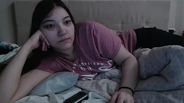 Snapshot of AlisaDevis chatting on May 9, 2026, 6:06 am AlisaDevis online show from May 9, 2026, 6:06 am
