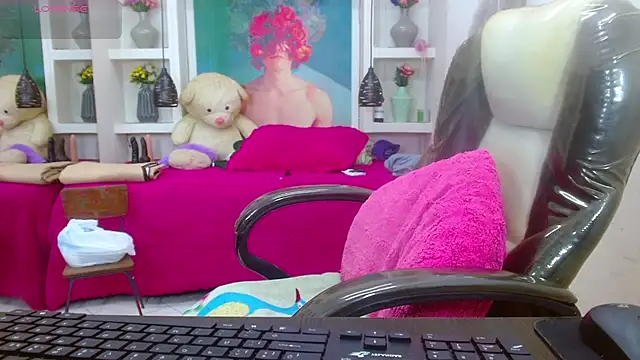 lorenapinto online show from October 31, 2025, 1:52 pm