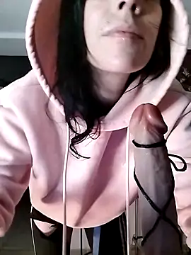 freyamoret online show from February 28, 2025, 5:37 pm