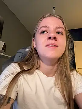 candy maggie online show from November 24, 2025, 5:46 pm