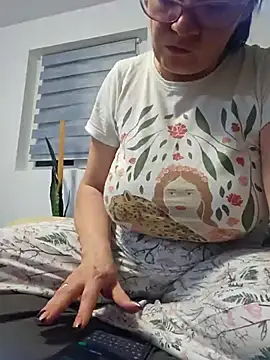 Snapshot of KristenVega chatting on February 24, 2025, 8:47 pm KristenVega online show from February 24, 2025, 8:47 pm