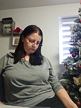 KristenVega online show from December 4, 2025, 10:36 am