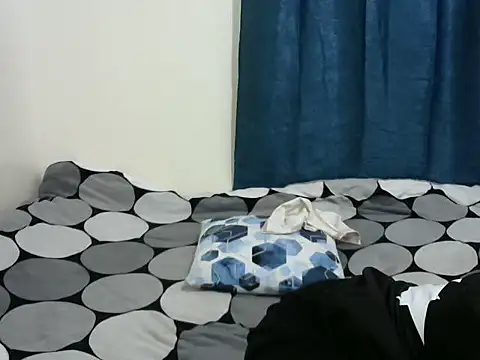 Kariselle- online show from September 9, 2025, 4:11 am