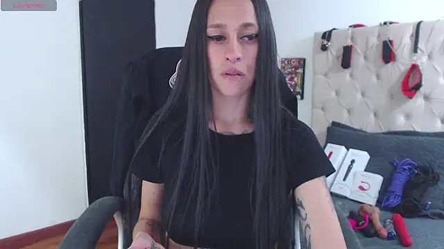 thin tatto online show from December 18, 2025, 2:21 pm