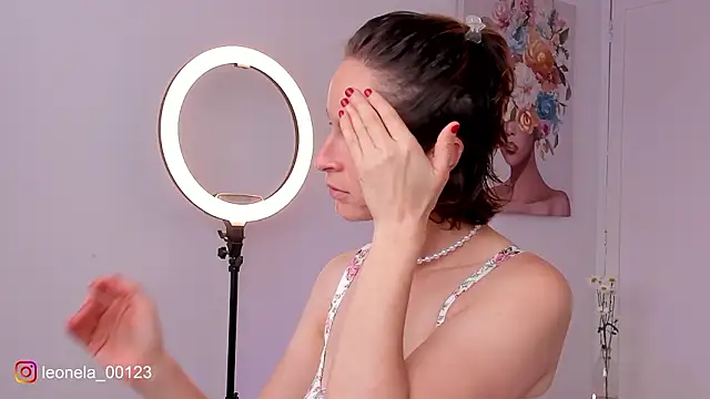 cuddlingbunny online show from February 20, 2026, 5:15 pm