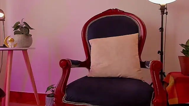 cuddlingbunny online show from December 2, 2024, 9:01 pm