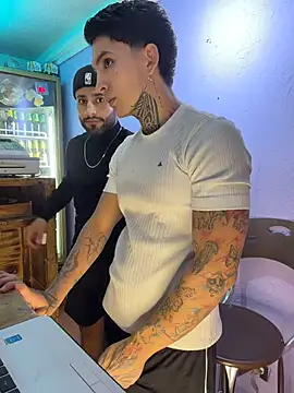 Snapshot of _Tomy08calderon chatting on February 15, 2026, 12:22 am Tomy08calderon online show from February 15, 2026, 12:22 am