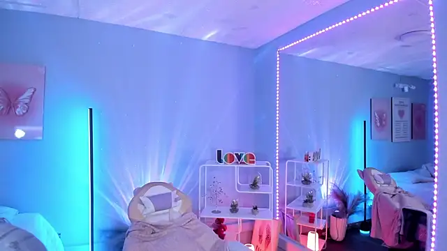 Snapshot of MaveParks_ chatting on September 19, 2025, 11:47 am MaveParks  online show from September 19, 2025, 11:47 am