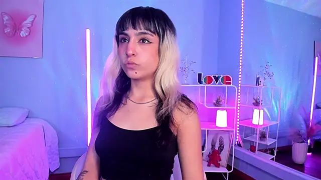 Snapshot of MaveParks_ chatting on September 29, 2025, 11:27 am MaveParks  online show from September 29, 2025, 11:27 am