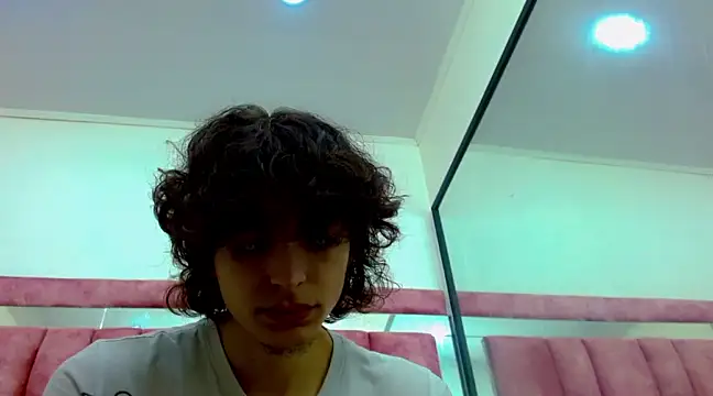 Sr BonnyEthan online show from February 7, 2025, 1:43 pm