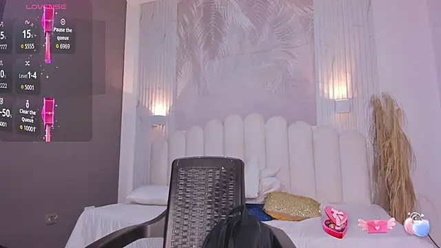 NastassjaCandy online show from April 9, 2026, 7:42 pm