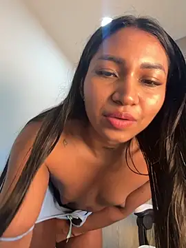 Snapshot of Barbiebrunette_ chatting on September 22, 2025, 6:41 am Barbiebrunette  online show from September 22, 2025, 6:41 am