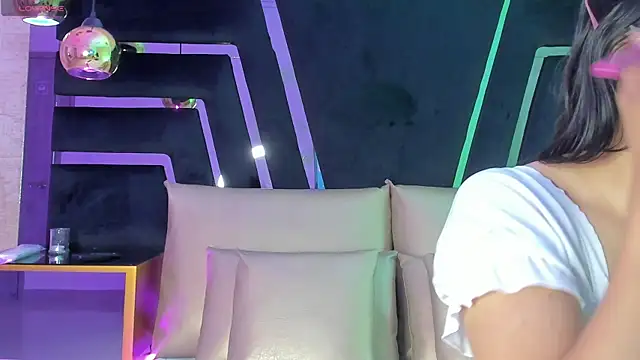 Snapshot of DaraBeckett chatting on October 24, 2025, 11:53 am DaraBeckett online show from October 24, 2025, 11:53 am