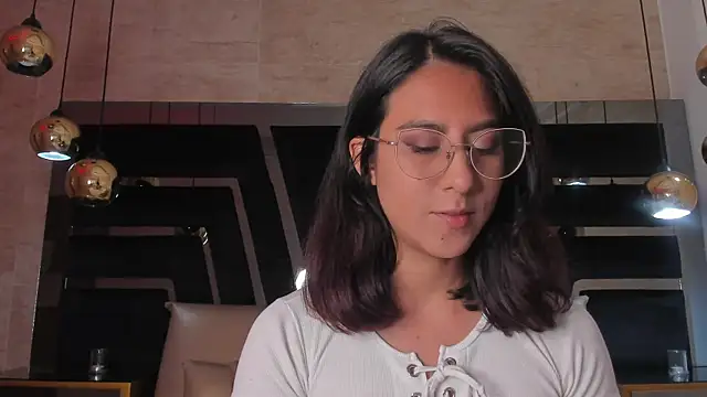 Snapshot of DaraBeckett chatting on October 13, 2025, 11:45 am DaraBeckett online show from October 13, 2025, 11:45 am