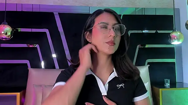 DaraBeckett online show from November 6, 2025, 11:58 am