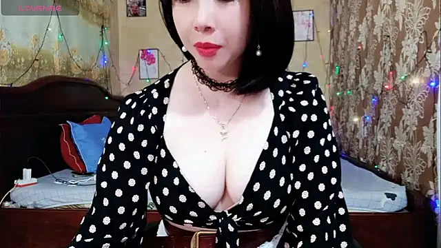 Snapshot of Lanian_99 chatting on September 19, 2025, 12:47 am Lanian 99 online show from September 19, 2025, 12:47 am