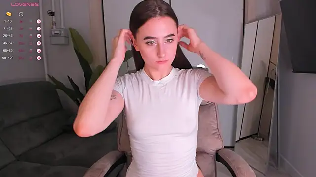 Snapshot of helen_ramsay chatting on October 27, 2025, 2:29 pm helen ramsay online show from October 27, 2025, 2:29 pm