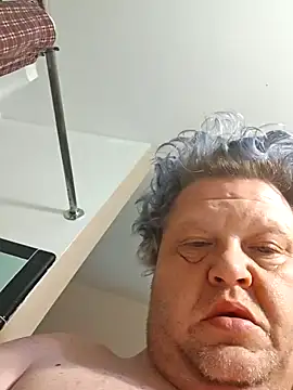 jrsexy83 online show from November 7, 2025, 4:33 pm