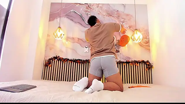 BrianMalonee online show from November 4, 2025, 12:09 pm